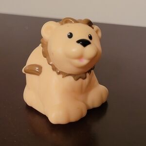 2011 Fisher Price Little People Lion Cub Zoo Talker